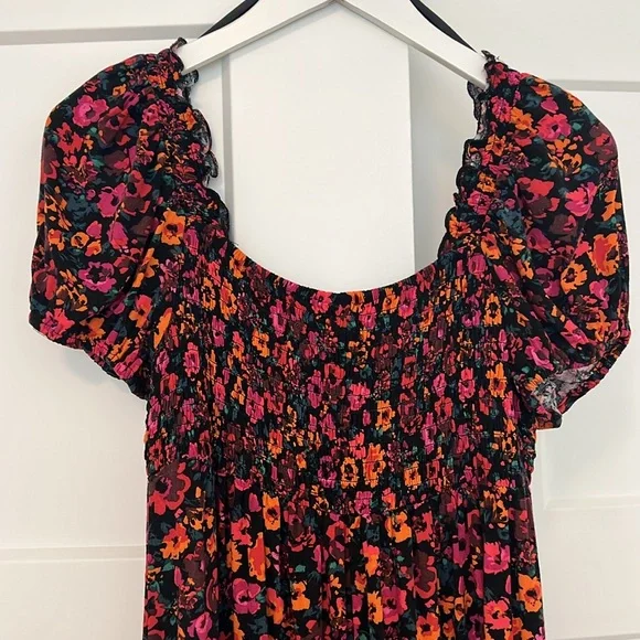 WILD FABLE DRESS. M. blk w/pink,orange flowers. pit 15” plus stretch length 33” - Picture 1 of 4